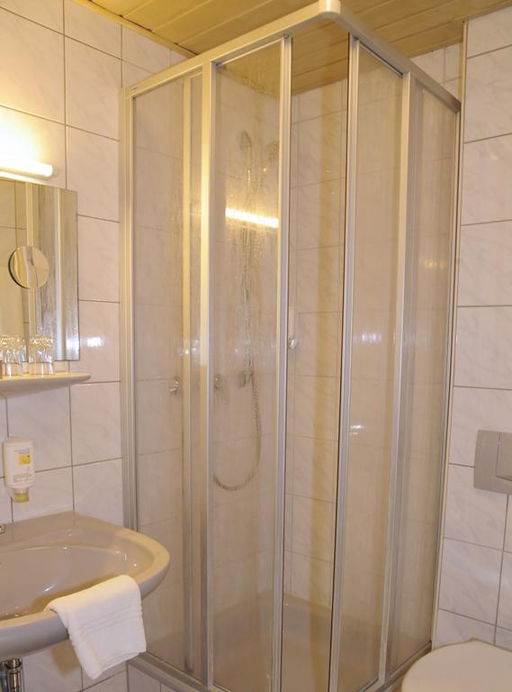 Hotel Goldener Karpfen Aschaffenburg Bagian luar foto